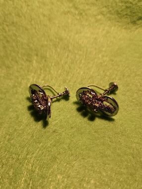 Vintage Silver-Tone Floral Screw-Back Earrings - Silver